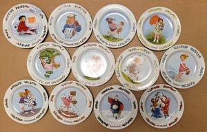 lot 468 image: SET OF 12 VINTAGE 1980S SARAH STILWELL WEBER CALENDAR COLLECTION PLATES AS SHOWN. MUST SEE