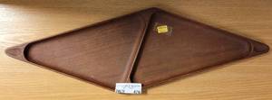 lot 476 image: VINTAGE DIGSMED (DENMARK) TEAK SERVING TRAY IN SHAPESTYLE SHOWN.