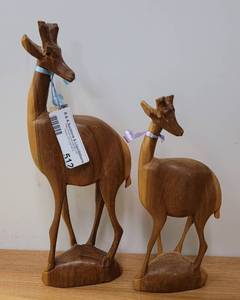 lot 512 image: CARVED HARDWOOD GIRAFFES AS SHOWN. 13 AND 10 HGIH EACH.