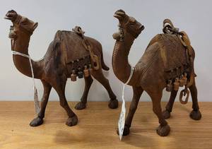 lot 514 image: CARVED OLIVEWOOD CAMELS FROM ISRAEL AS SHOWN.