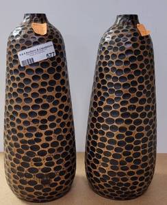 lot 577 image: MANGO WOOD LEOPARD LIKE TEXTURED VASES AS SHOWN.