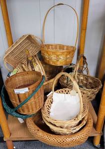 lot 580 image: LOT OF BASKETS IN ASSORTED STYLESSHAPESSIZES AS SHOWN.