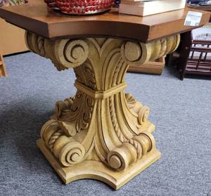 lot 602 image: PEDESTAL STYLE ACCENT TABLE IN STYLECOLORCONDITION SHOWN.