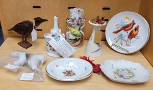 lot 633 image: LEFTON CHINA HAND PAINTED SOAP DISH, FINE PORCELAIN TOOTHBRUSH HOLDER, WOODEN BIRD FIGURE AND MORE AS SHOWN.