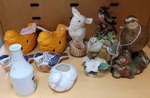 lot 634 image: ASSORTED CERAMIC BIRD FIGURINES INCLUDING 1938 YELLOW BIRD CANDLE HOLDERS, MUSICAL FIGURINE (JAPAN) AND MORE AS SHOWN.