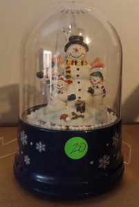 lot 20 image: COOL SNAOWMAN SNOW GLOBE - BATTERY OPERATED, AIR BLOWN