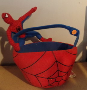 lot 25 image: FUN SPIDER MAN BASKET