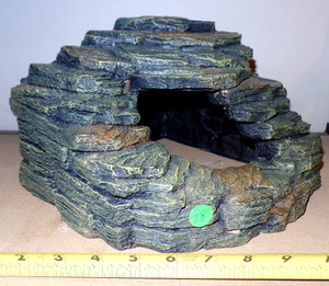 lot 28 image: LARGE FISHTANK ROCK FORMATION WITH CAVE - GOOD CONDITION