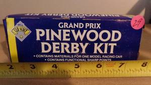 lot 29 image: Vintage Cub Scout Official Grand Prix Pinewood Derby Kit No 1622 Plus