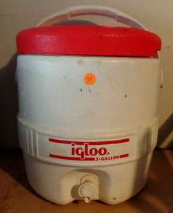 lot 31 image: 3 GALLON PORTABLE IGLOO COOLER DISPENSER