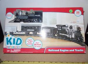 lot 41 image: KID COLLECTION 22PC TOY TRACK AND TRAIN SET