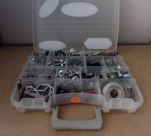 lot 71 image: CARRYING CASE OF ASSORTED HARDWARE