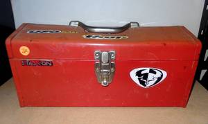 lot 72 image: STACK ON METAL TOOLBOX WITH CARRY TRAY