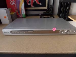 lot 108 image: MEMOREX COMPACT CDDVD PLAYER