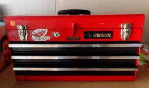 lot 118 image: HUSKY 3 DRAWER PORTABLE TOOL BOX WITH LOCKING TOP