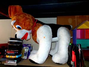 lot 140 image: EXTRA LARGE STUFFED PLUSH DOGGIE - SITS ABOUT 4 FEET HIGH