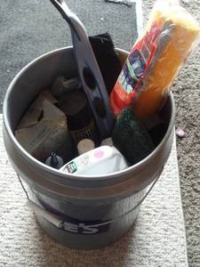 lot 203 image: LOWES BUCKET AND CLEANING SUPPLIES