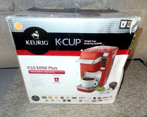 lot 218 image: KUERIG KCUP MODEL K10 PERSONAL COFFEE BREWER - APPEARS USED