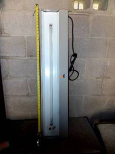 lot 228 image: 45 SHOP LIGHTWITH STANDARD PLUG