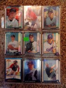 lot 239 image: ASSORTED LOT OF BASEBALL CARDS