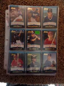 lot 249 image: ASSORTED LOT OF BASEBALL CARDS