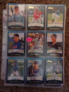 lot 250 image: ASSORTED LOT OF BASEBALL CARDS