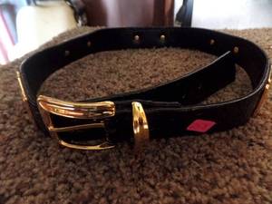 lot 258 image: WOMANS BLACK WITH GOLD ACCENT LEATHER BELT