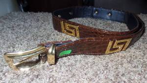lot 260 image: WOMANS BROWN WITH GOLD ACCENT LEATER BELT UNUSED
