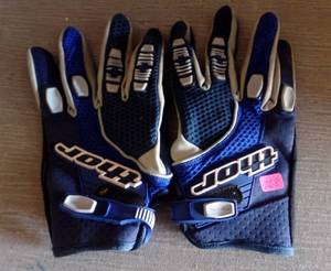 lot 268 image: THOR PROFESSIONAL MOTORCROSS RACING GLOVES