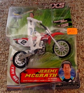 lot 271 image: JEREMY MCGRATH MOTOCROSS SUPERCROSS MX HONDA CRF450R TOY DIRTBIKE ACTION FIGURE WITH SOUNDS