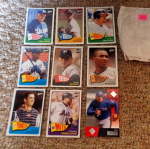 lot 280 image: ASSORTED LOT OF BASEBALL CARDS