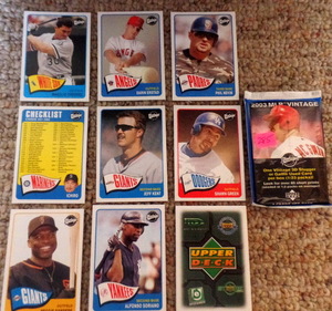 lot 285 image: 2003 MLB VINTAGE BASEBALL CARD LOT