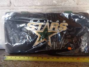 lot 323 image: DALLAS STARS COLLECTORS GYM BAG - SEALED IN PACKAGE