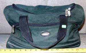 lot 344 image: MENS PIERREN CARDIN TRAVEL BAG