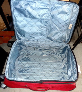 lot 352 image: DOCKERS 4 WHEEL TRAVEL SUITCASE WITH ORIGINAL PRICE TAG OF $160.00