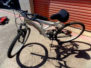 lot 355 image: 21 SPEED NEXT ASCENT ALUMINUM SERIES DUAL SUSPENSION MOUNTAIN BICYCLE