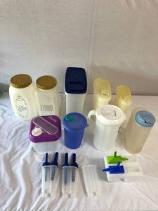 lot 56 image: Kitchen assessories