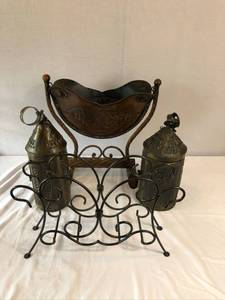 lot 65 image: Metal Home decorative items