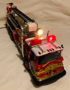 lot 2 image: Vintage Remote Control Fire Engine
