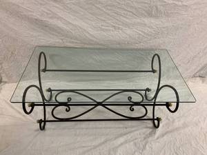 lot 19 image: Glass Coffee Table
