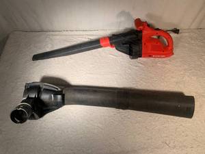 lot 26 image: Leaf BlowerVac