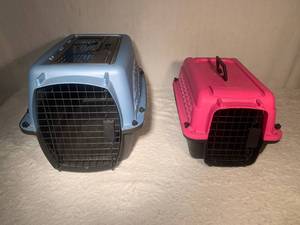 lot 28 image: Pet Carriers