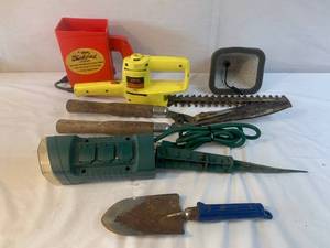 lot 83 image: Yard Items