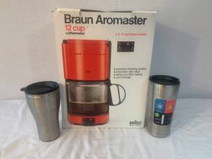 lot 107 image: Coffee maker with tumblers