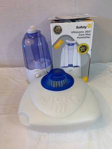 lot 112 image: Humidifiers