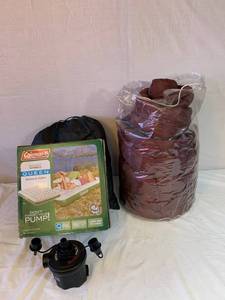 lot 113 image: Sleeping Bags