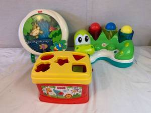 lot 115 image: Childrens toys