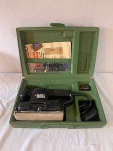 lot 126 image: Black & Decker Sander