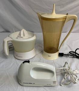lot 174 image: Vintage kitchen appliances