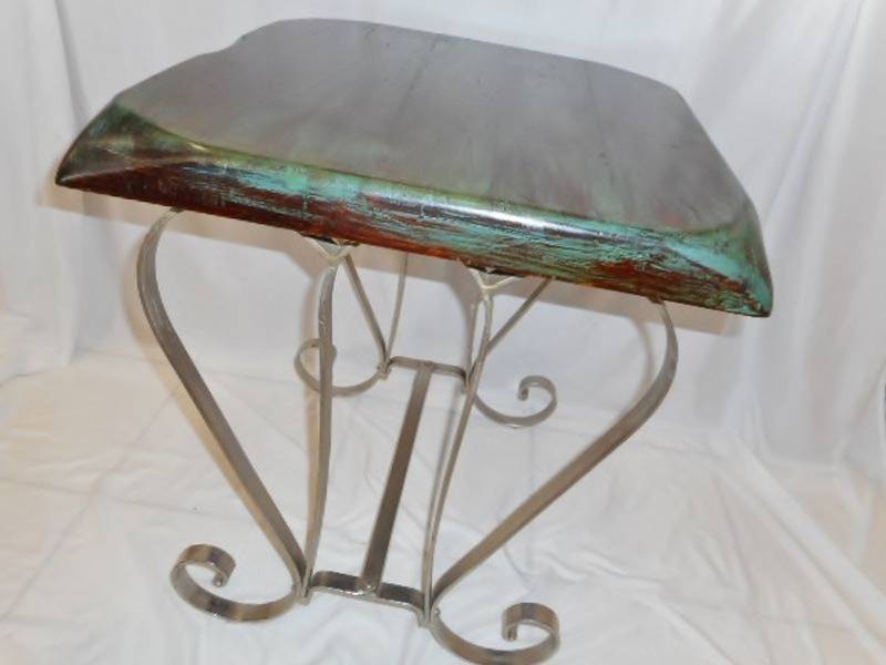 lot 90 image: Art Deco style end table